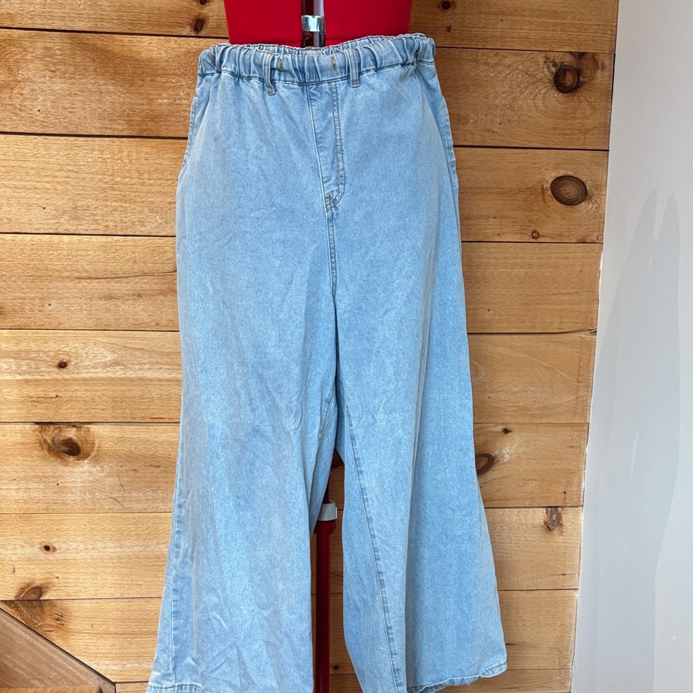 Cider Light Blue Wide-Leg Elastic Waist Jeans